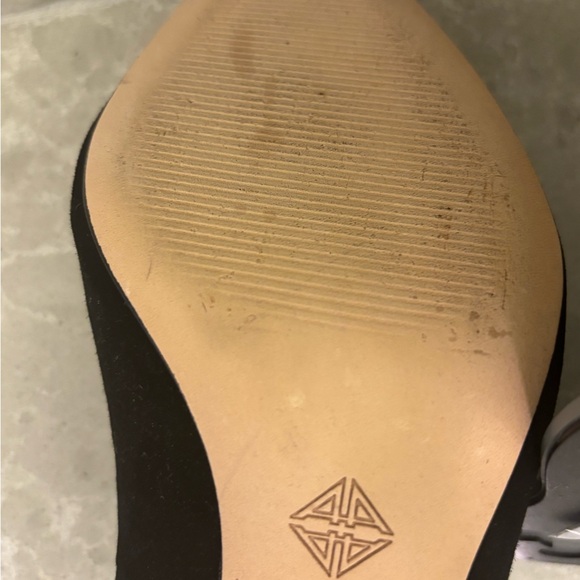 Antonio Melani 2 1/2 inch black suede heels. - Picture 7 of 10